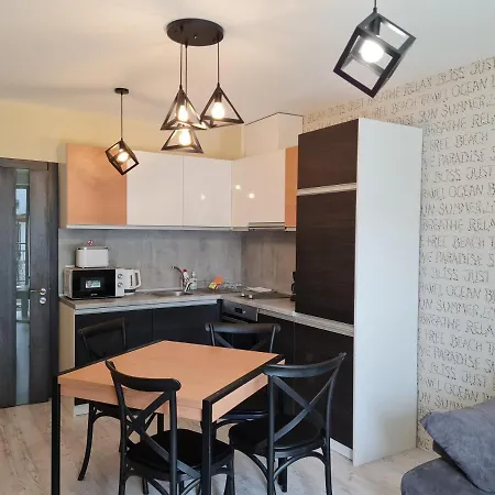 Ilarion 5 At Center Apartment Warna