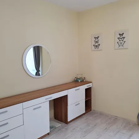 Apartment Ilarion 5 At Center Warna