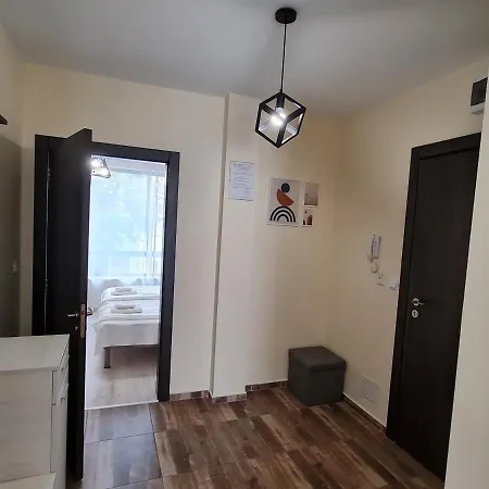 Ilarion 5 At Center * Warna