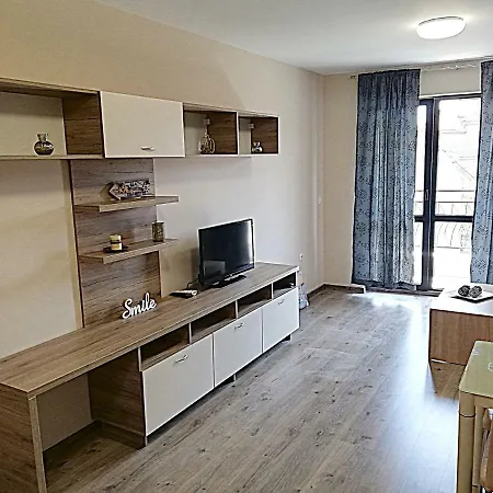 Apartment Ilarion 5 At Center Warna