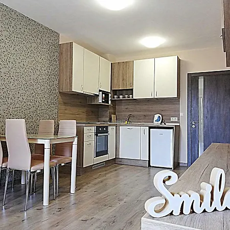 Ilarion 5 At Center * Warna