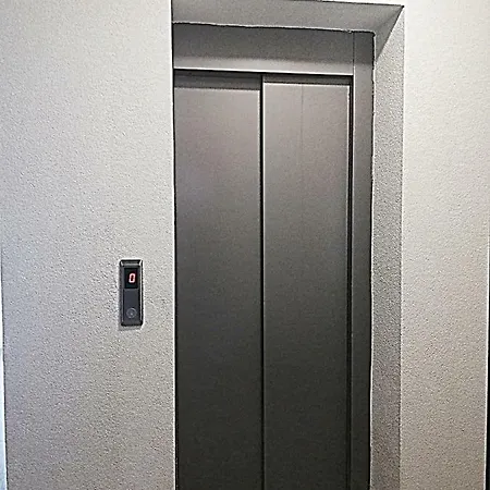 Ilarion 5 At Center Apartment Warna