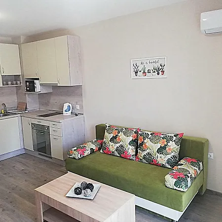 Ilarion 5 At Center Apartment *