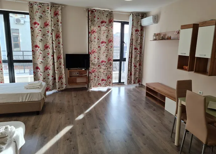 Apartment Ilarion 5 At Center Varna